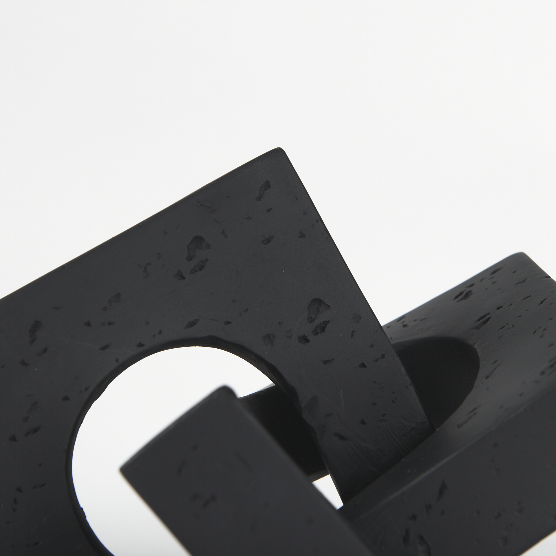 Mercana Linx Small Object - Black, Resin