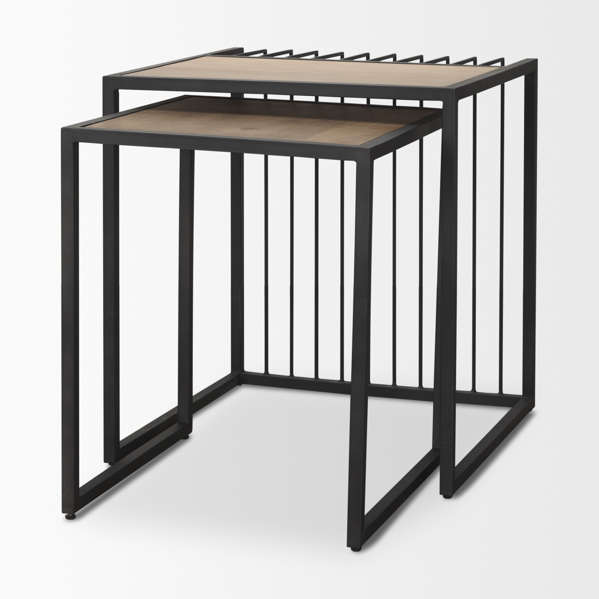 Mercana - Miles End Table in Black, Metal