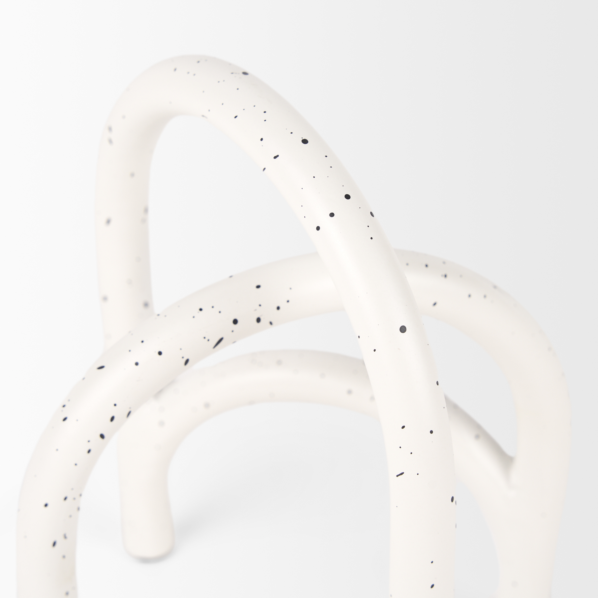 Mercana - Springe Object in White, Metal