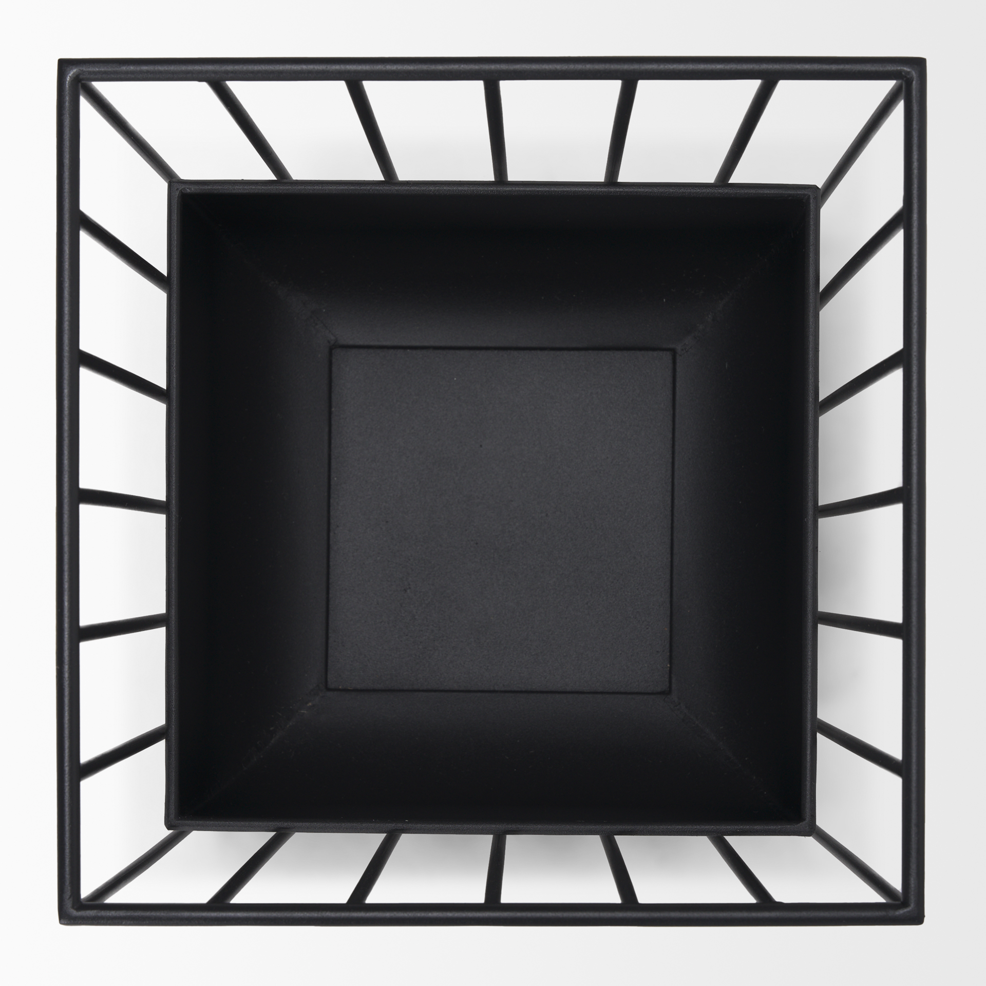 Mercana - Verna Planters in Black, Metal