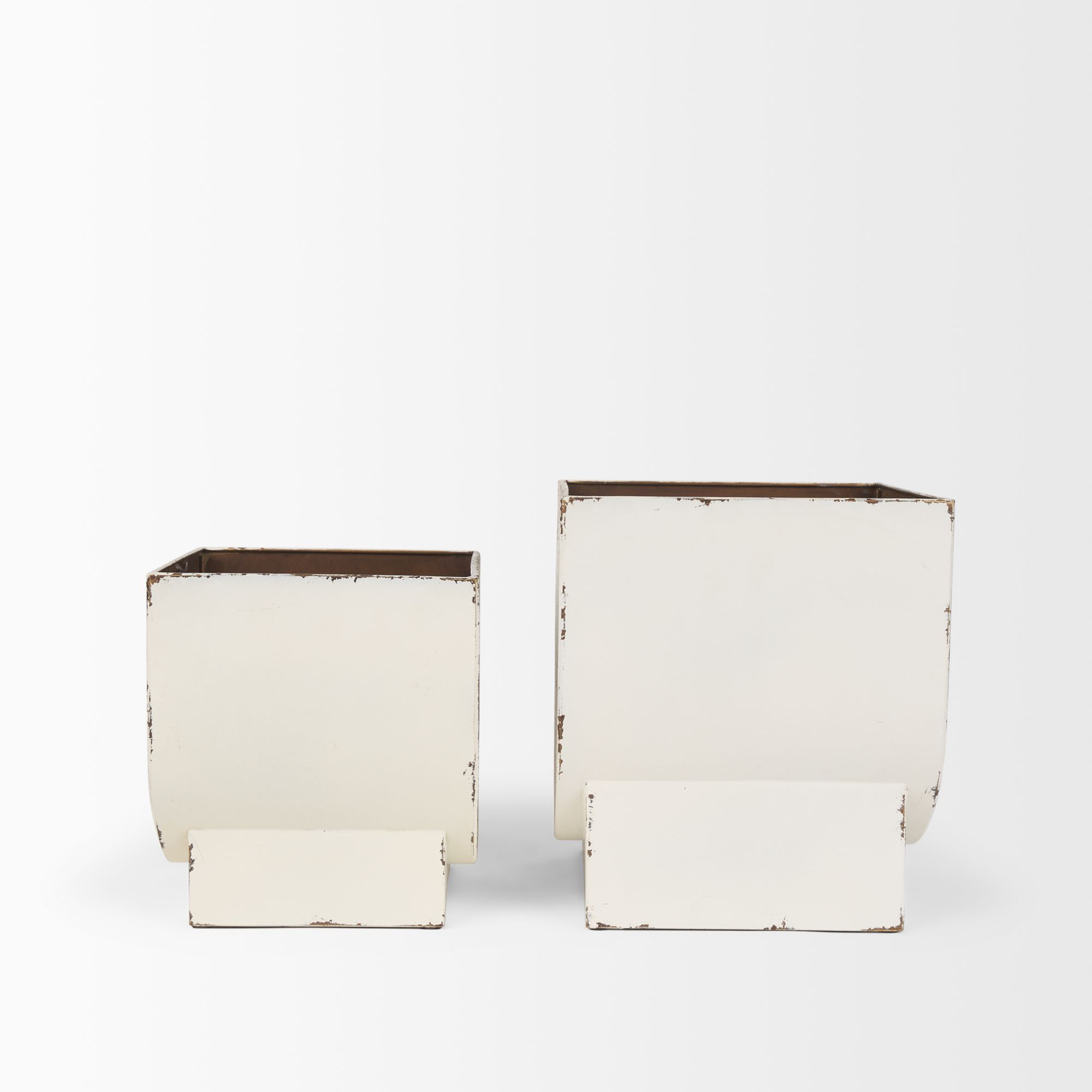 Mercana Medina Medium Planters with Gold Antiquing Metal (Set of 2) - White