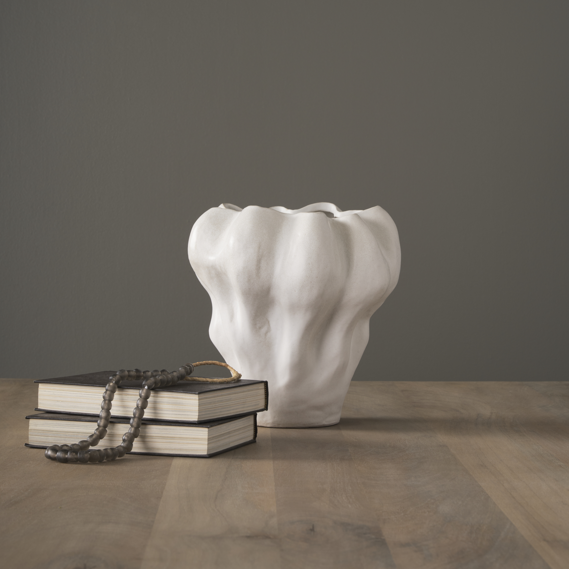 Mercana - Vanna Vase in Cream, Ceramic