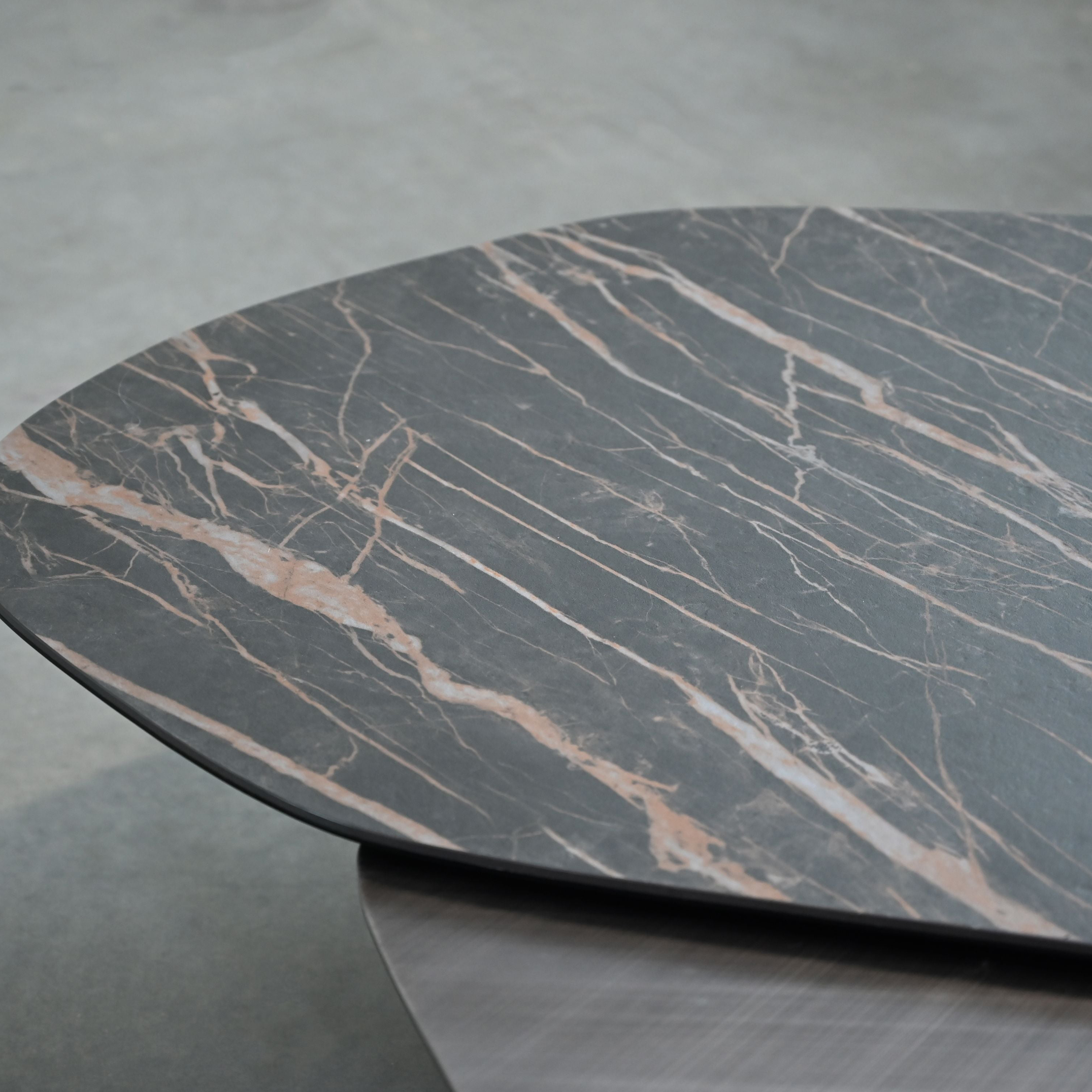 Mobital - Layer Coffee Table in Noir Desir Bocciadato Ceramic Top