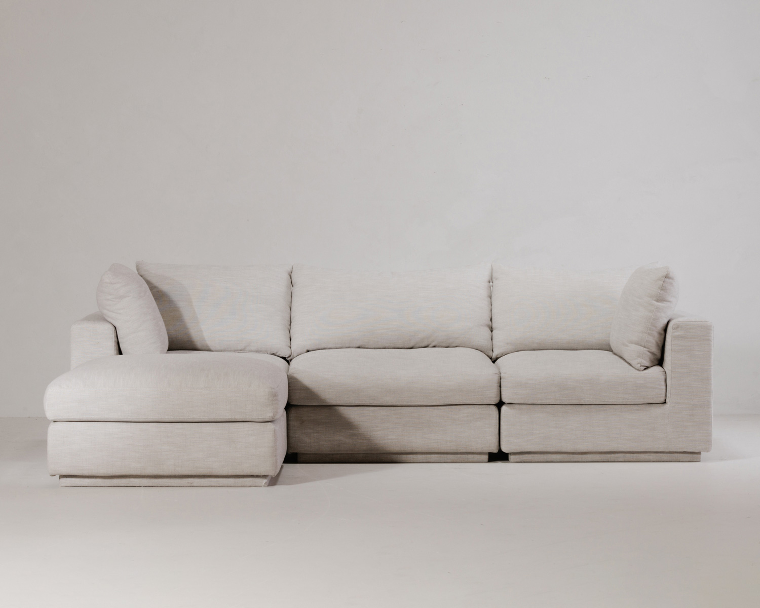 Moe's - Justin Lounge Modular Sectional in Beige