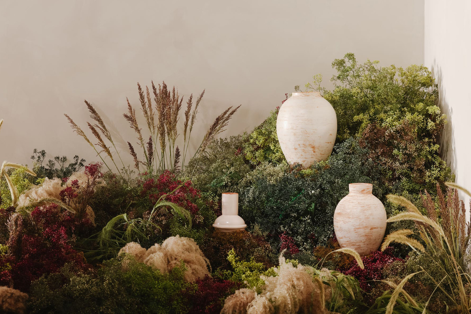 Moe's - Nita Vase in Beige