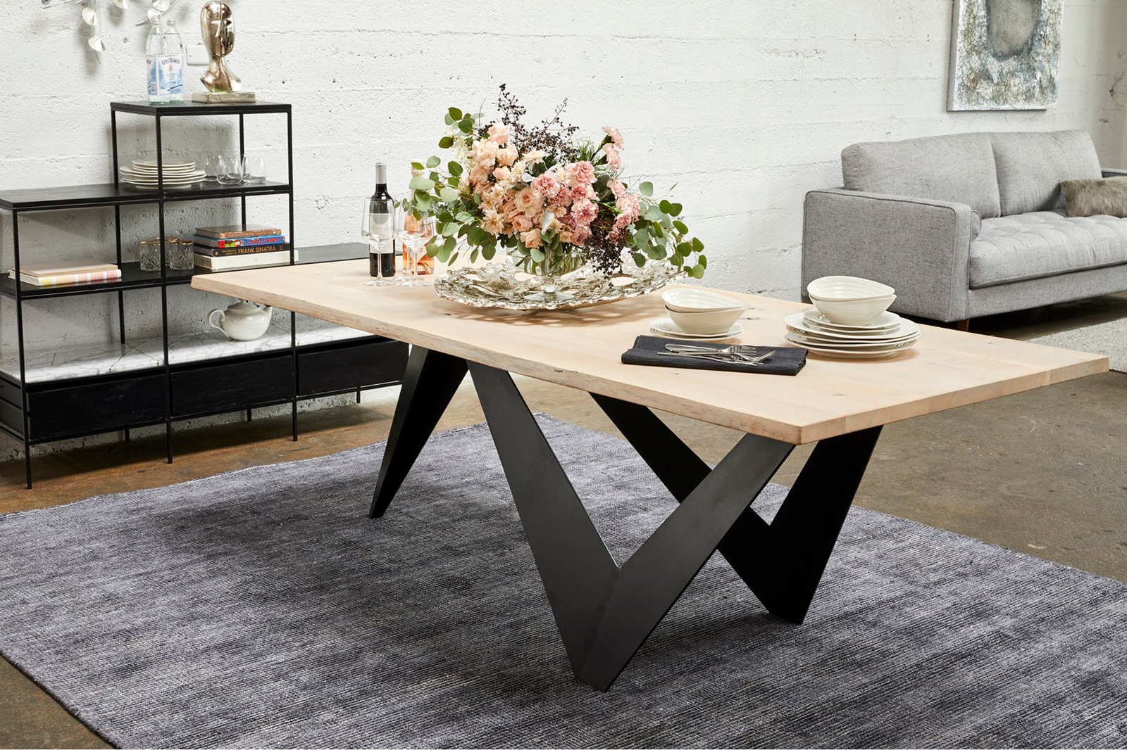 Moe's - Bird Dining Table