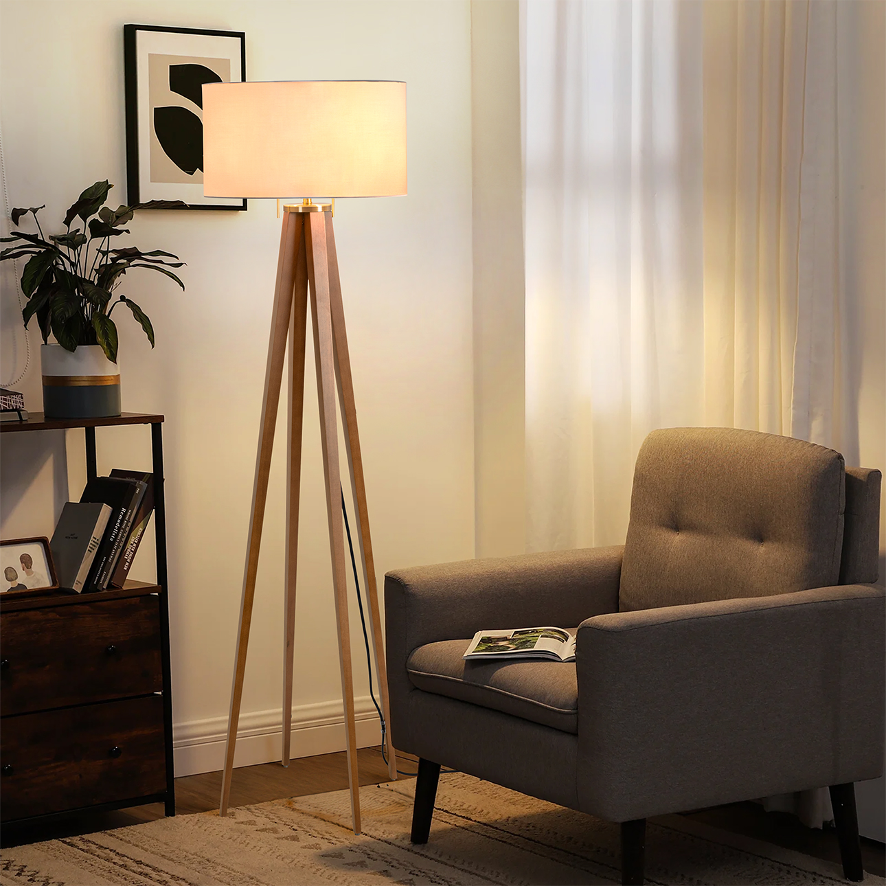 Nova Of CA Quattro Floor Lamp - Natural Ash