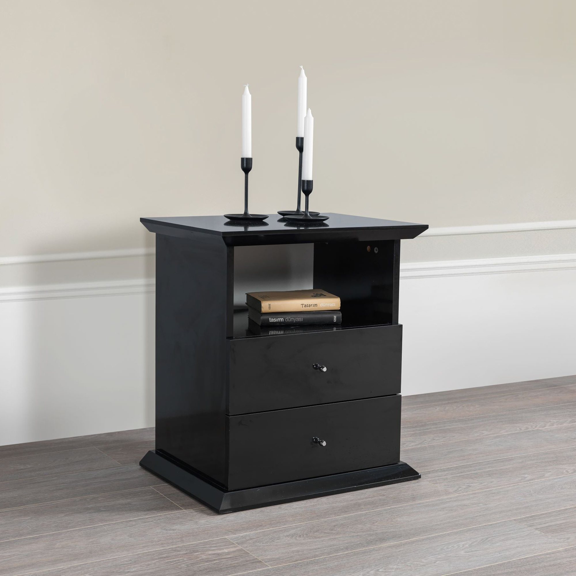 Nova - Erika Black 4 pc Queen Bedroom Set