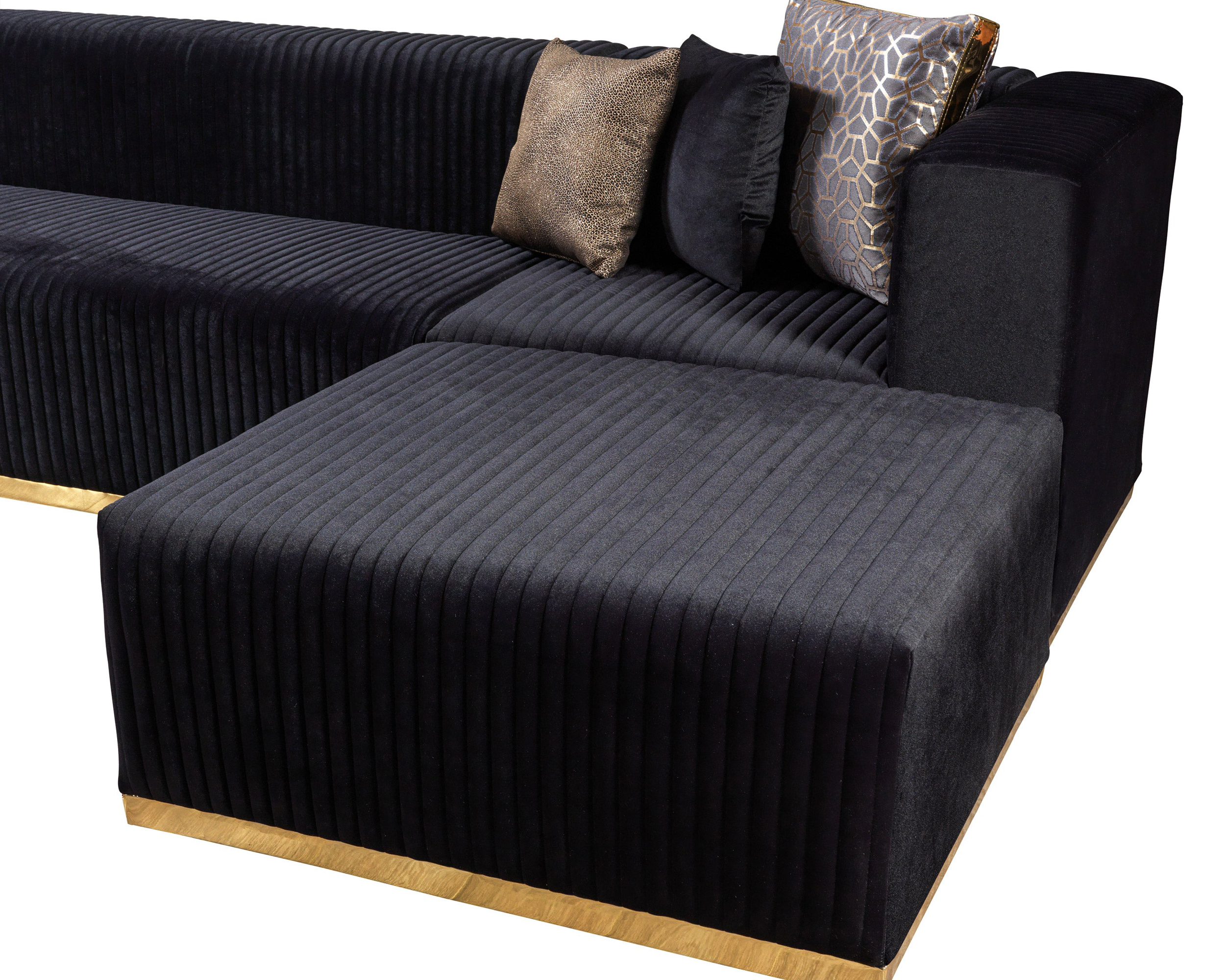 Nova Juliana Velvet 4-Piece Sectional - Black