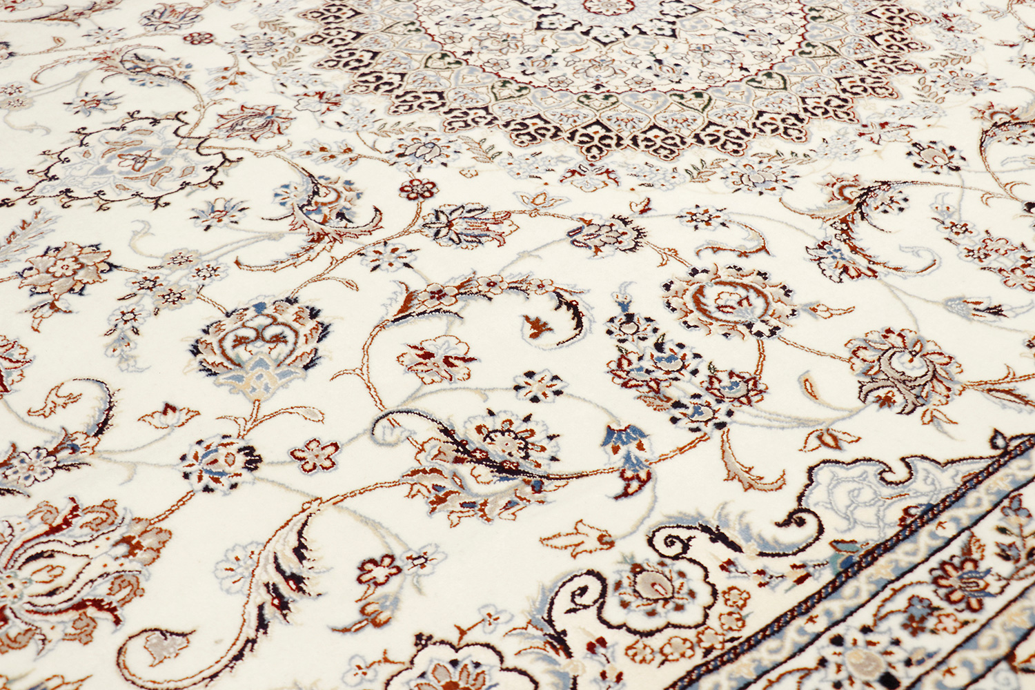 Pasargad - Nain Collection Hand-Knotted Silk and Wool Area Rug 82'' x 123'' (029642)