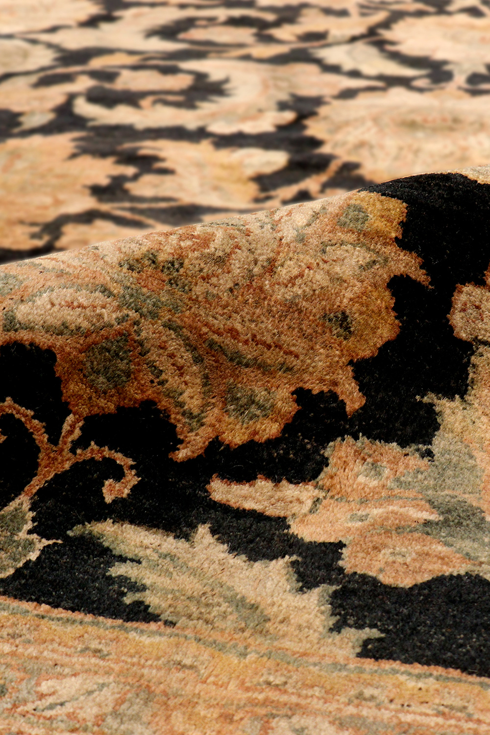 Pasargad - Agra Collection Hand-Knotted Wool Area Rug 118'' x 160'' (59753 10X14)