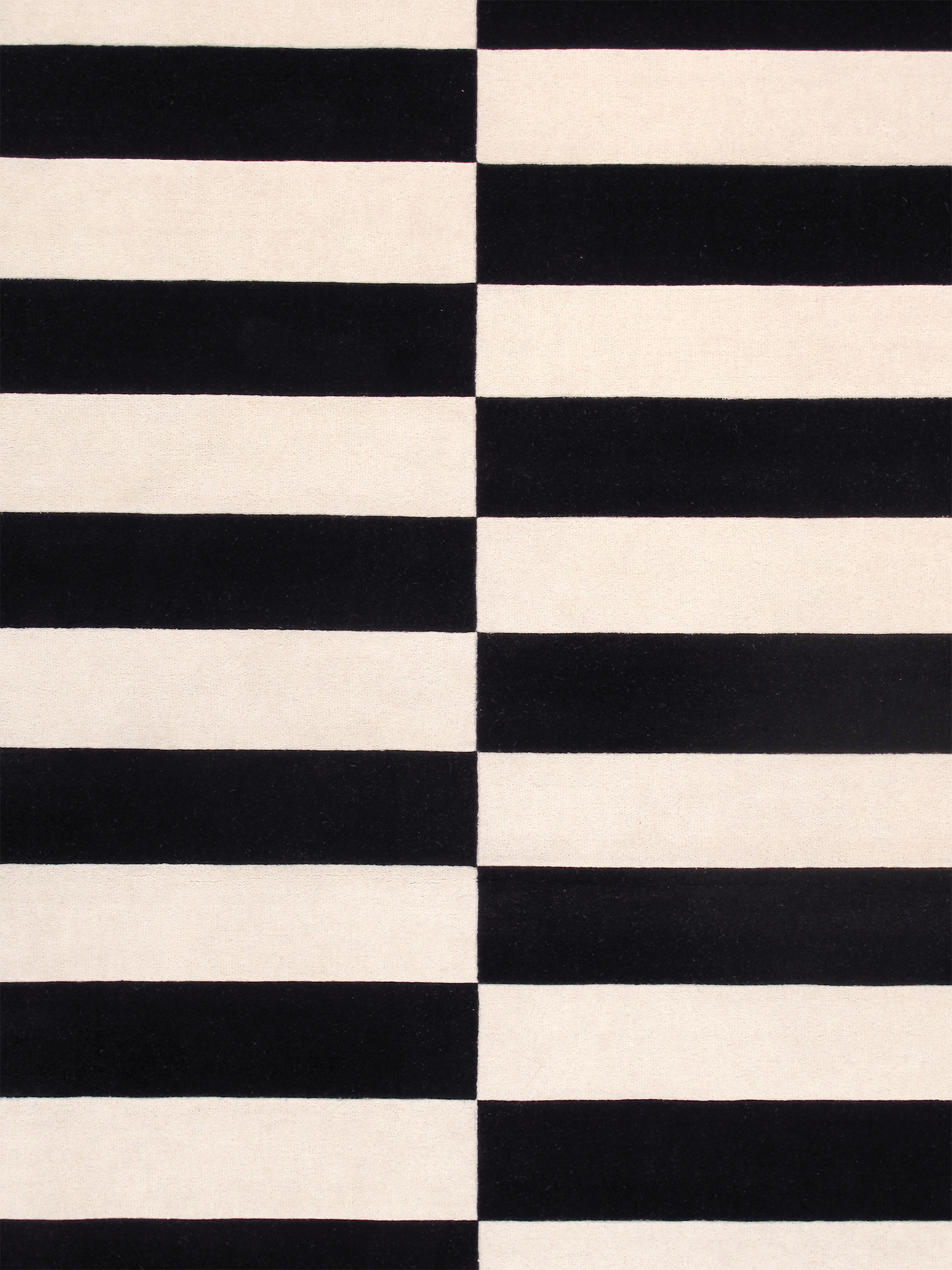 Pasargad - Rodeo Collection Hand-Tufted White/Black Bamboo Silk and Wool Area Rug PCC-04