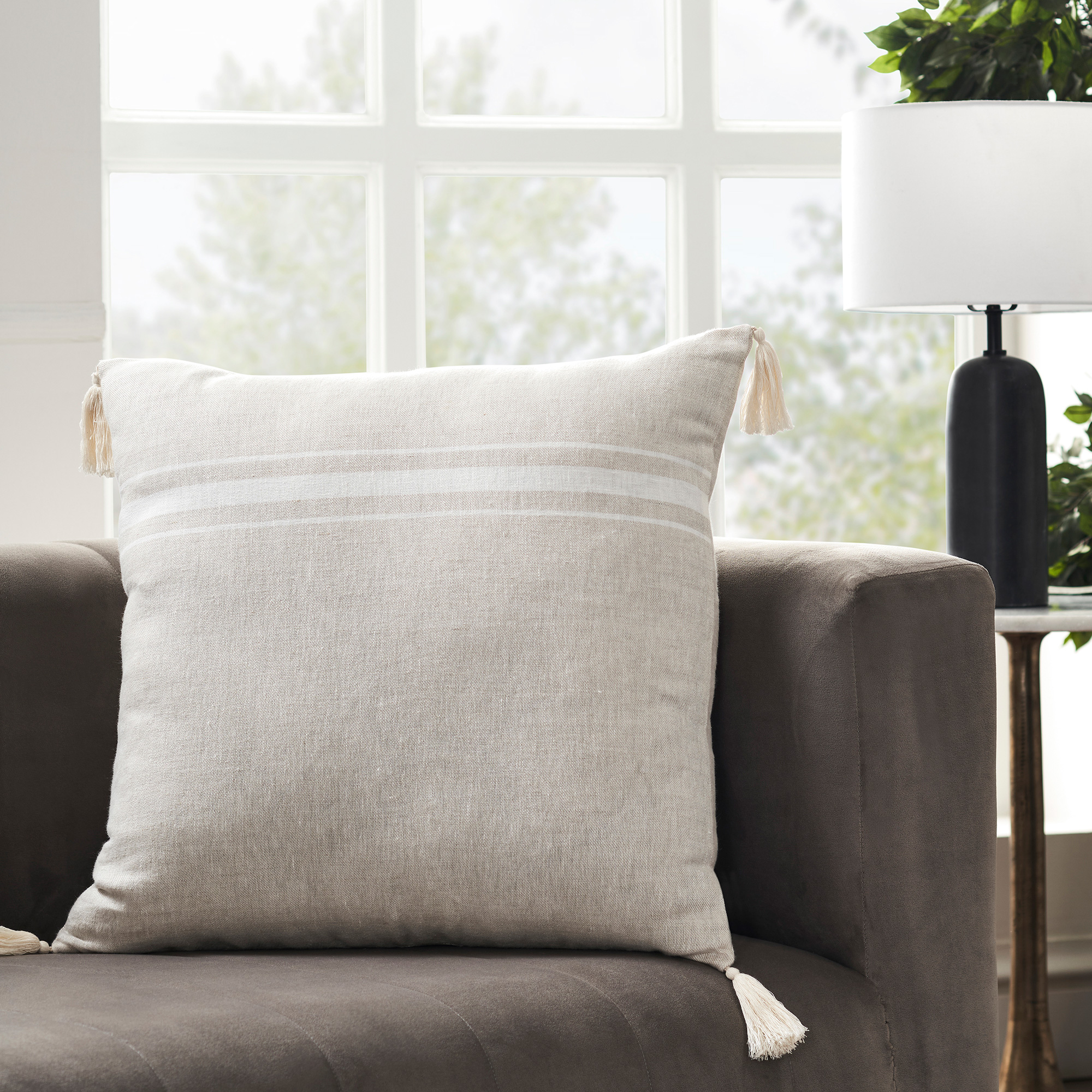 Renwil - Tamar Pillow
