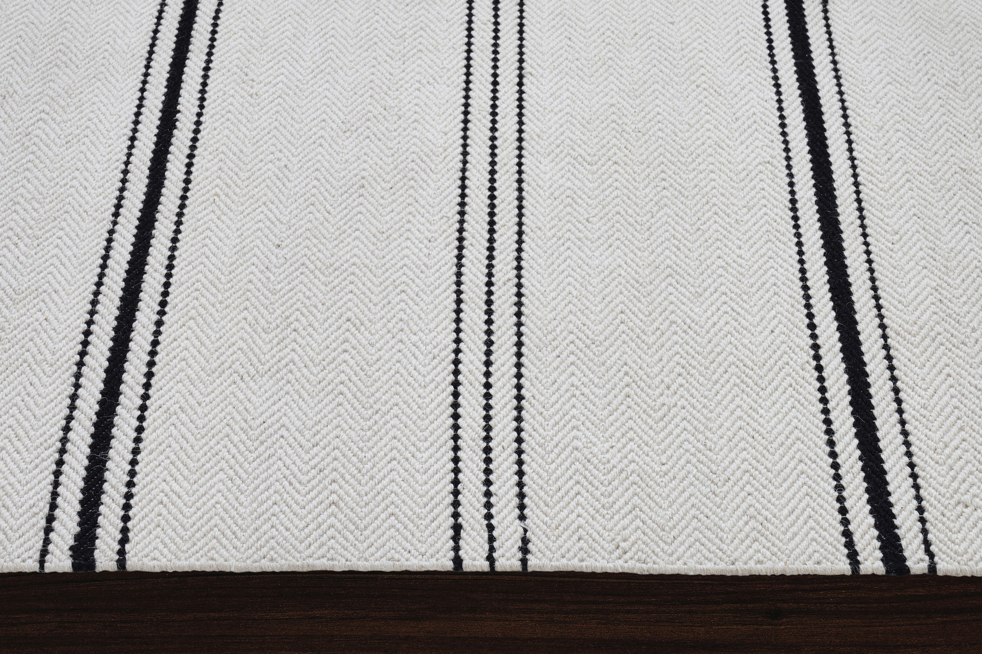 Renwil Allen 10002 Rug - Ivory/Black, 9,1" X 13,1"