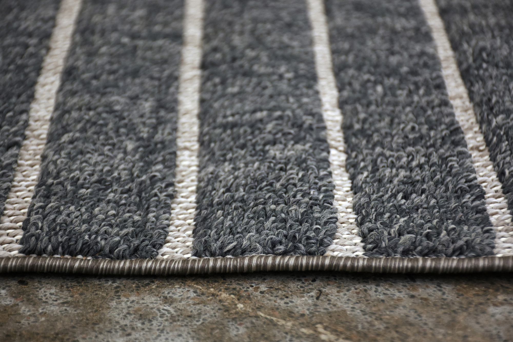 Renwil Ambrose 10418 Runner Rug - Navy/Gray, 2,6" X 10"