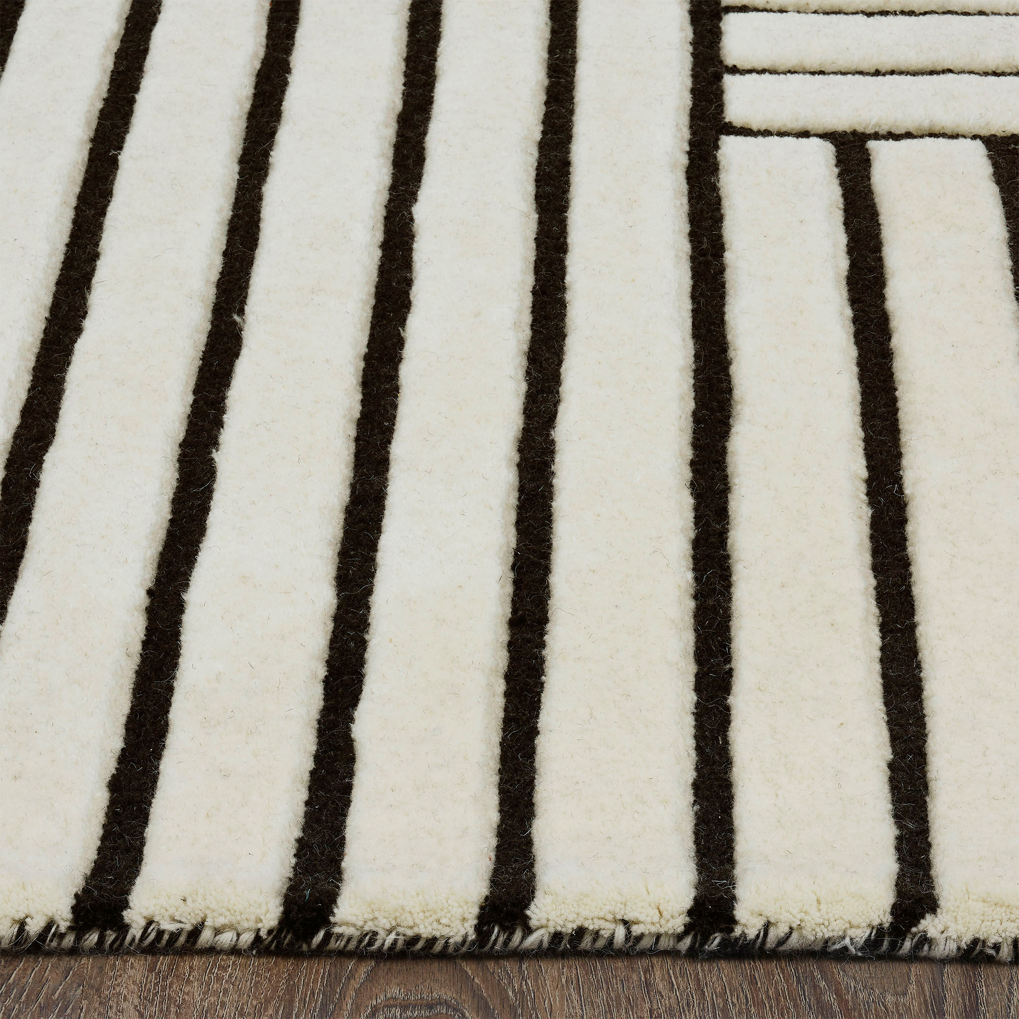 Renwil Arctica Rug - Off-White/Black, 7,1" X 10,2"
