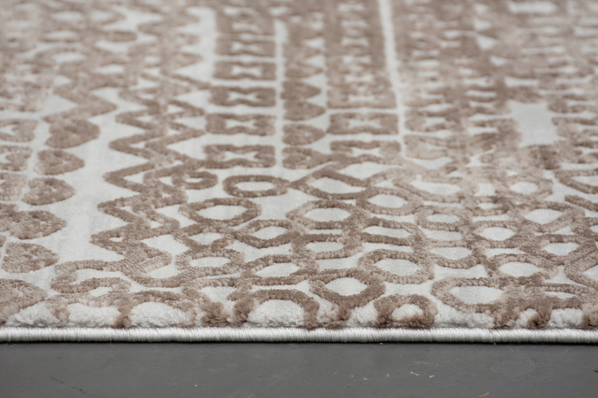 Renwil Ariella 18391 Rug - Brown/Gray, 7,1" X 10,2"