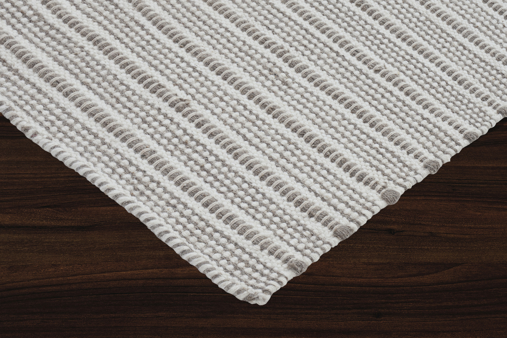 Renwil Orria Rug - Ivory/Gray, 2" X 3,3"