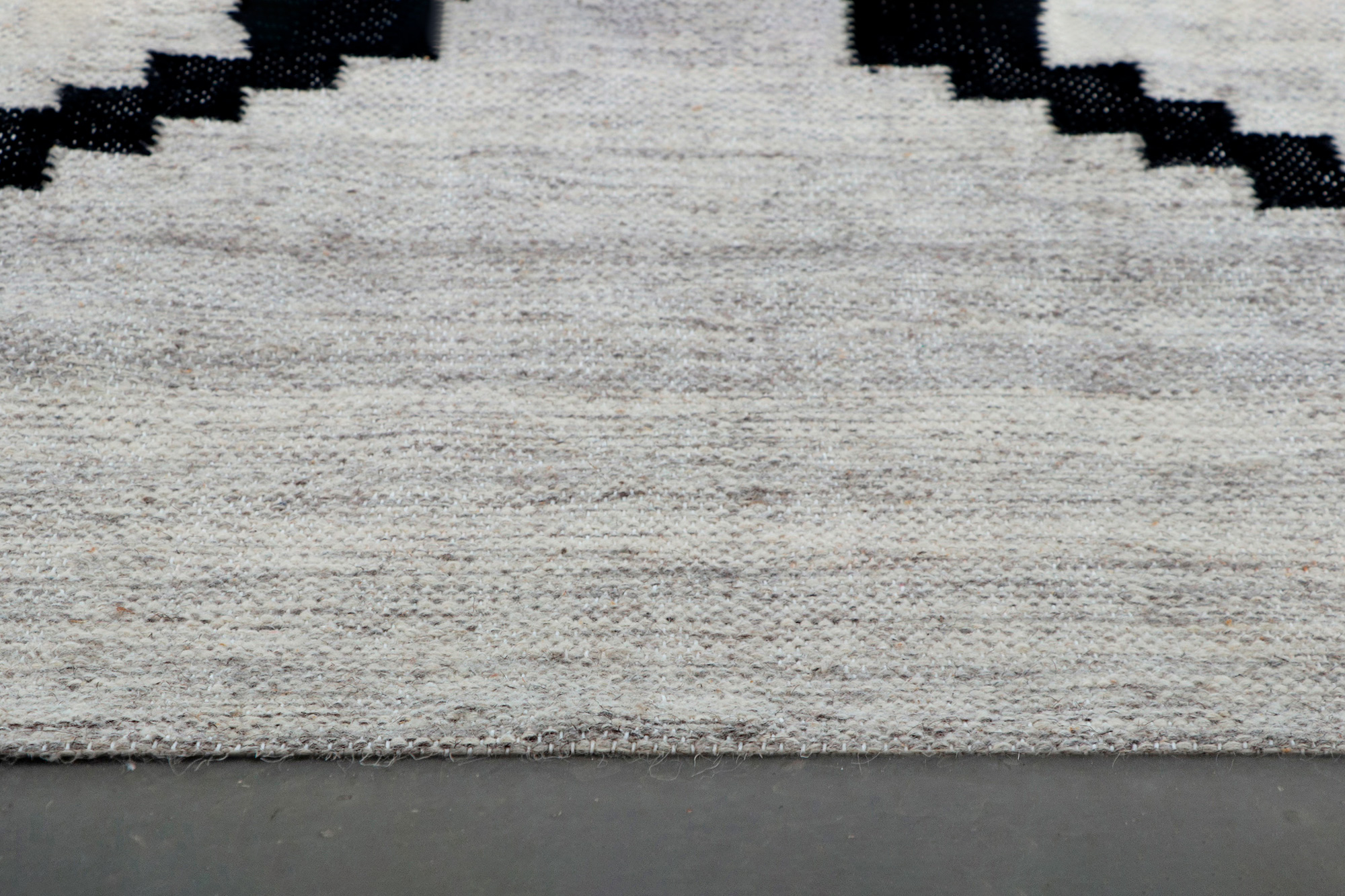 Renwil Zaatar Rug - Beige/Black, 8" X 10"