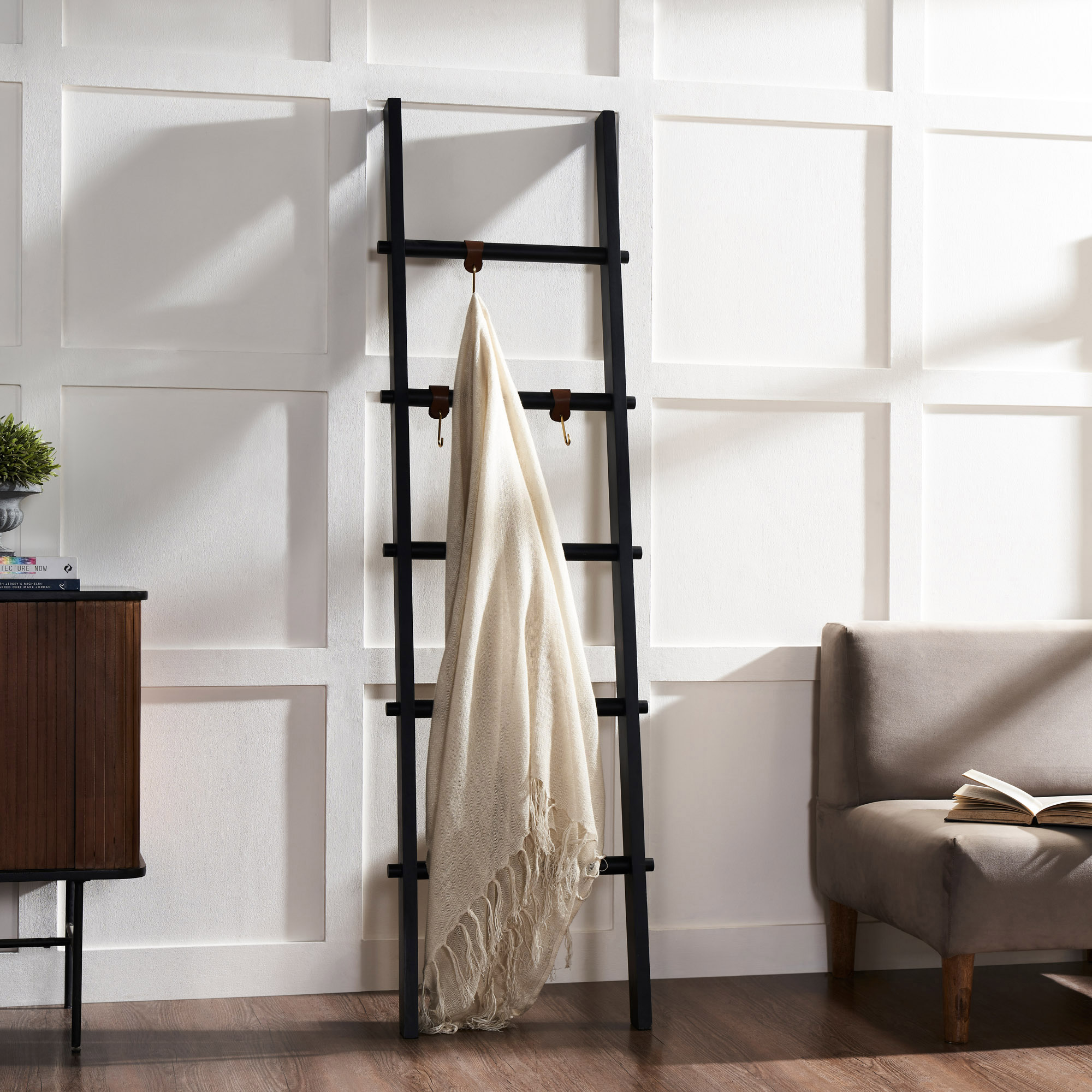 Renwil Mareva Decorative Blanket Ladder - Black