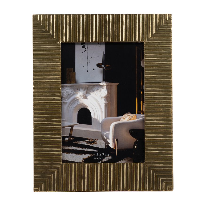 Sagebrook - 4"x6" Resin Studded Photo Frame
