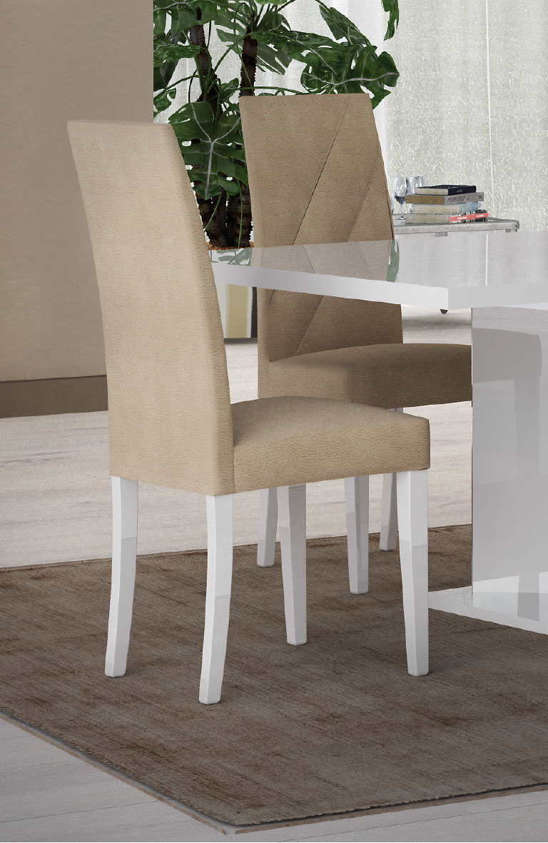 Status - Lisa Dining Table with 1 extention