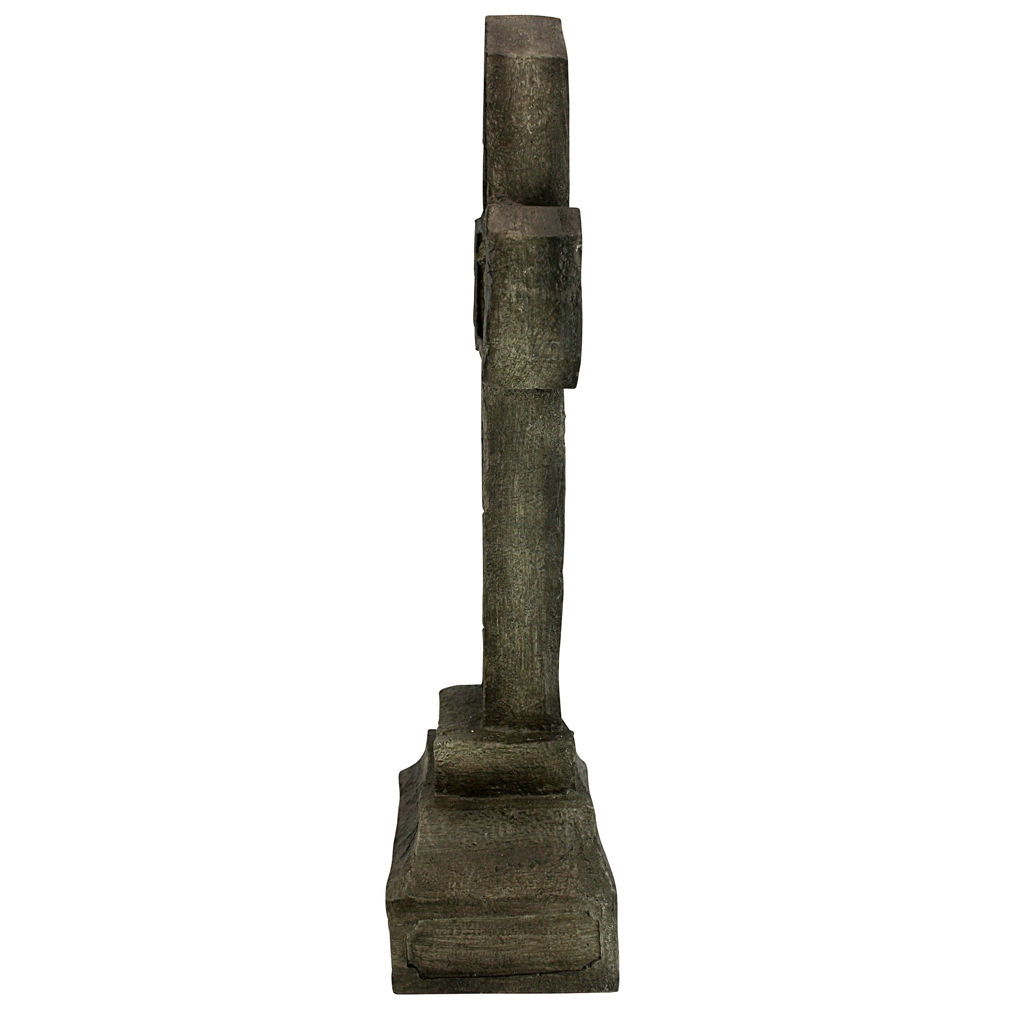Toscano - Balkan Vampire Blood Cross Statue