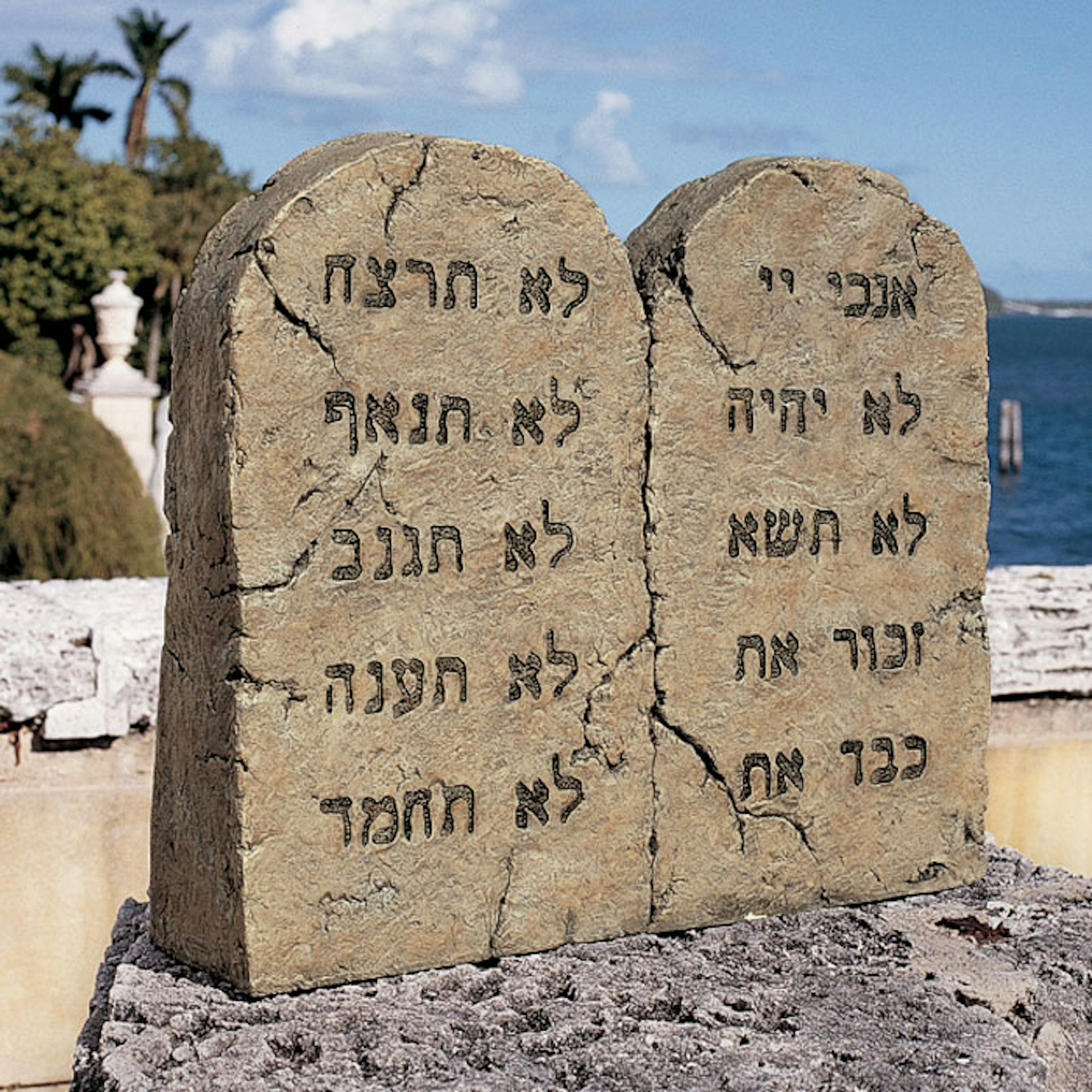 Toscano - Ten Commandments Sculptural Tablet