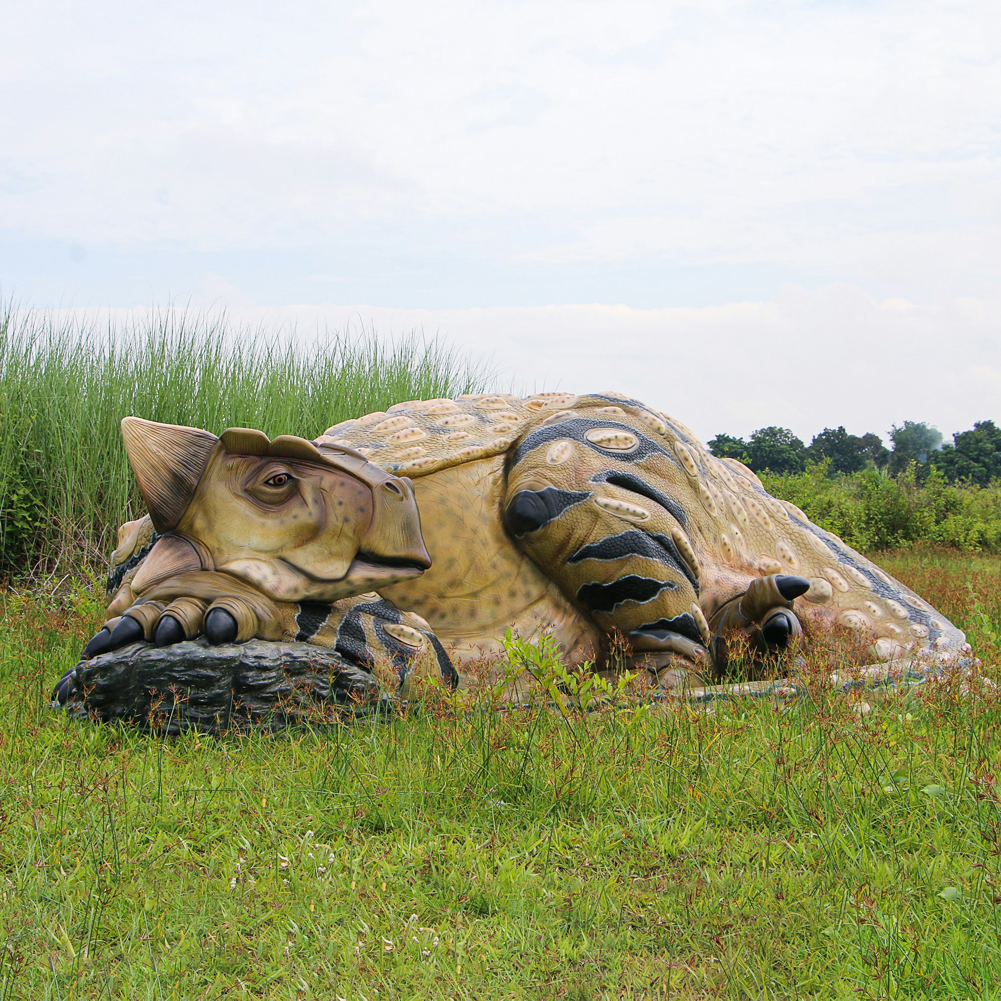 Toscano - Snoozing Giant Ankylosaurus Dinosaur Statue