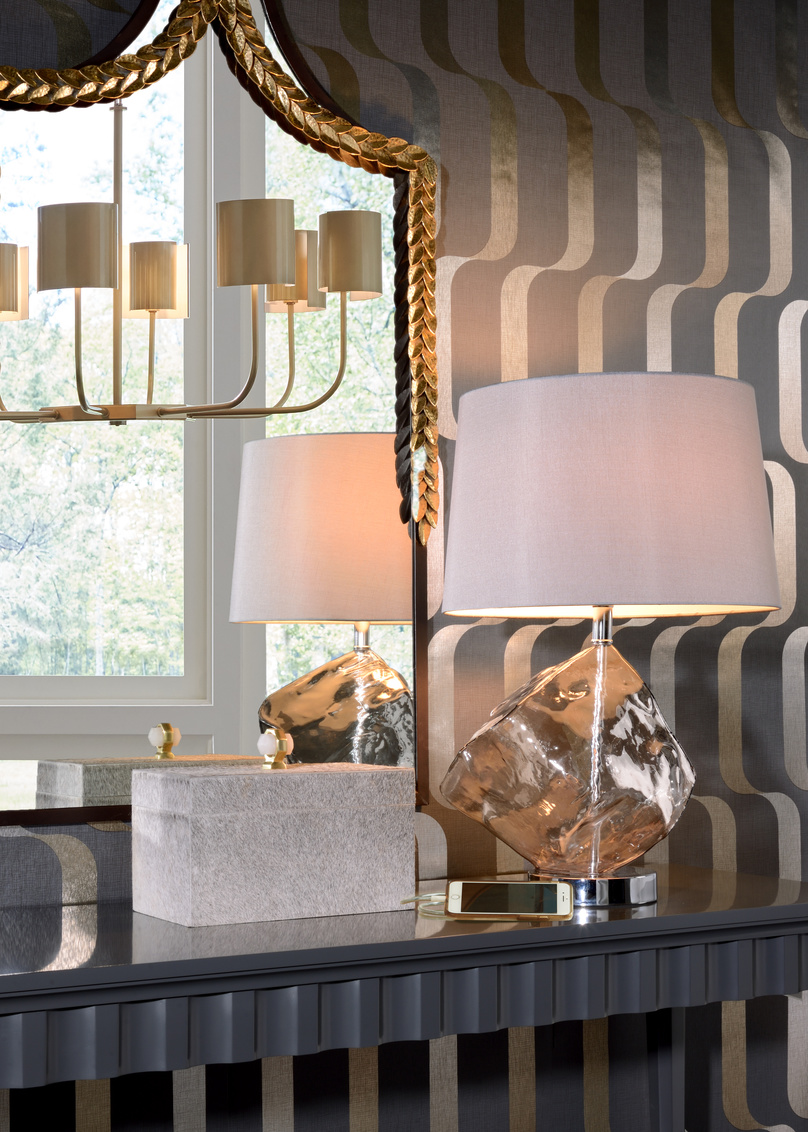 Wildwood - Castle Yard Chandelier in Brass